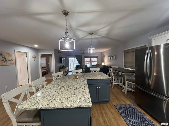 895 LAKESHORE Drive North, Goreville, IL 62939