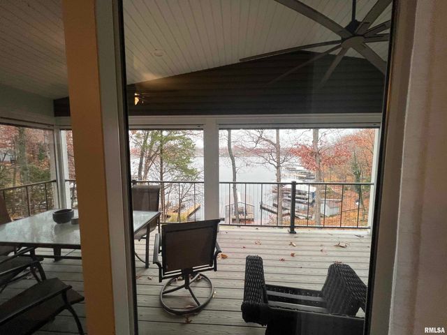 895 LAKESHORE Drive North, Goreville, IL 62939