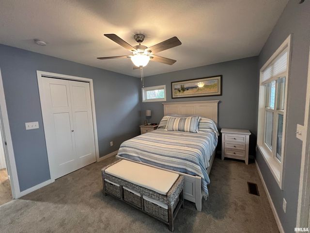 895 LAKESHORE Drive North, Goreville, IL 62939