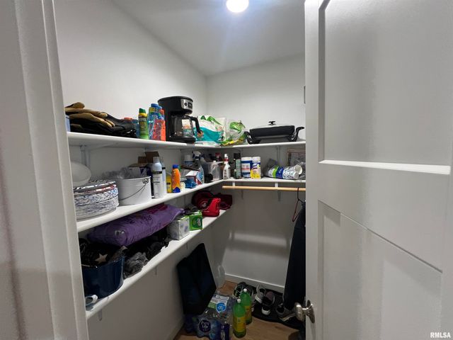 895 LAKESHORE Drive North, Goreville, IL 62939