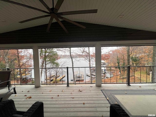 895 LAKESHORE Drive North, Goreville, IL 62939