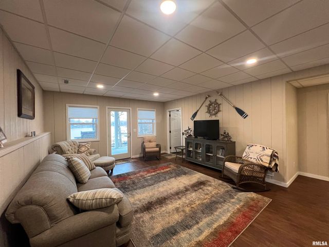 895 LAKESHORE Drive North, Goreville, IL 62939