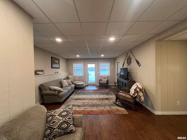 895 LAKESHORE Drive North, Goreville, IL 62939