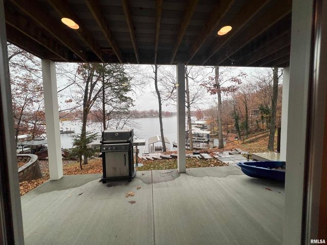 895 LAKESHORE Drive North, Goreville, IL 62939