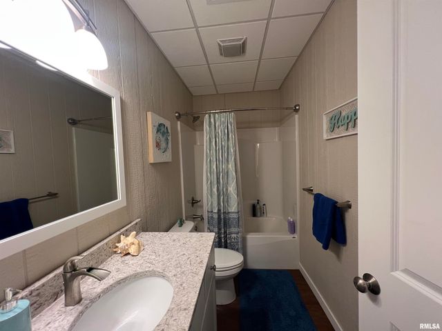 895 LAKESHORE Drive North, Goreville, IL 62939