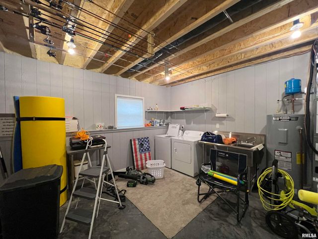 895 LAKESHORE Drive North, Goreville, IL 62939