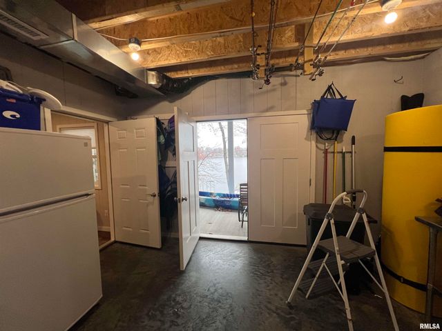 895 LAKESHORE Drive North, Goreville, IL 62939