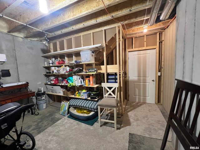 895 LAKESHORE Drive North, Goreville, IL 62939