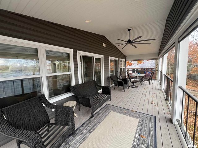 895 LAKESHORE Drive North, Goreville, IL 62939