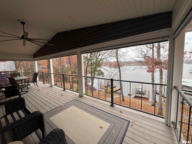 895 LAKESHORE Drive North, Goreville, IL 62939