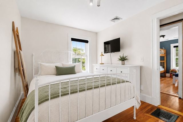 61 Wilmot St, Watertown, MA 02472