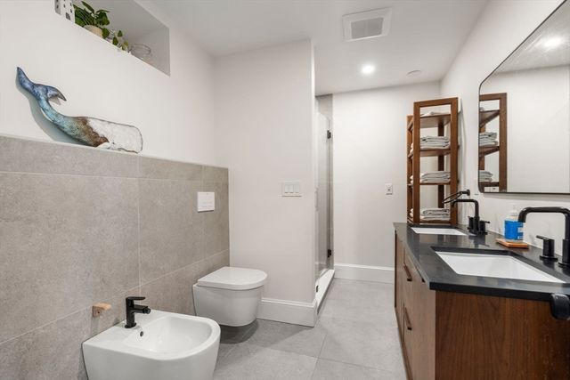 61 Wilmot St, Watertown, MA 02472