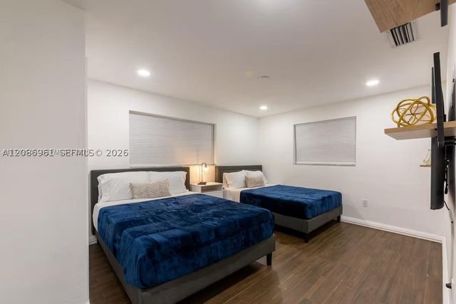 21250 NE 23rd Ave, Miami, FL 33180