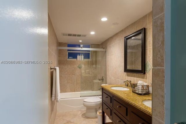 21250 NE 23rd Ave, Miami, FL 33180