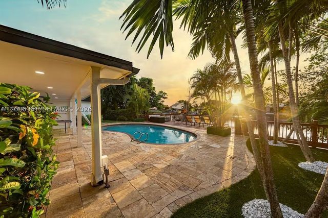 21250 NE 23rd Ave, Miami, FL 33180