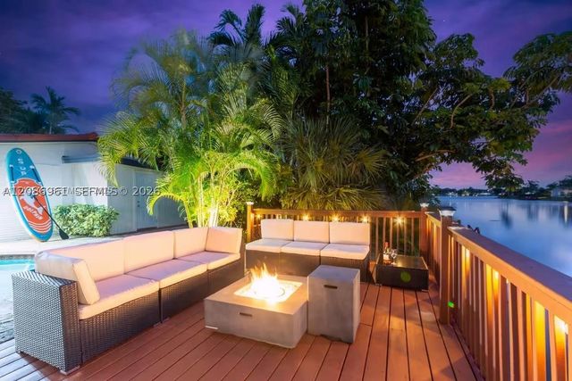 21250 NE 23rd Ave, Miami, FL 33180