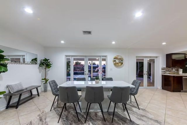 21250 NE 23rd Ave, Miami, FL 33180