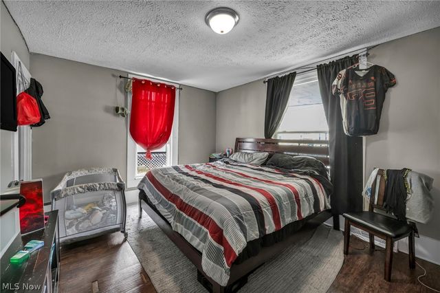 228 Gates, Elyria, OH 44035