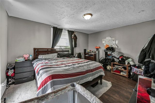 228 Gates, Elyria, OH 44035