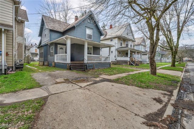 228 Gates, Elyria, OH 44035