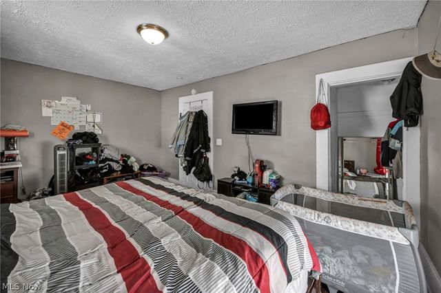 228 Gates, Elyria, OH 44035