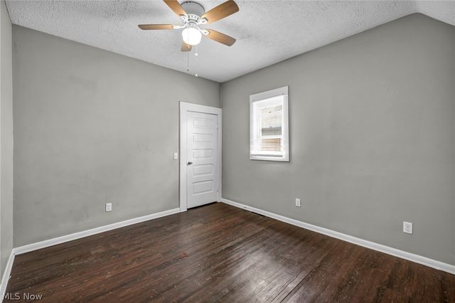 228 Gates, Elyria, OH 44035
