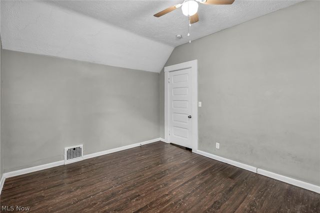 228 Gates, Elyria, OH 44035