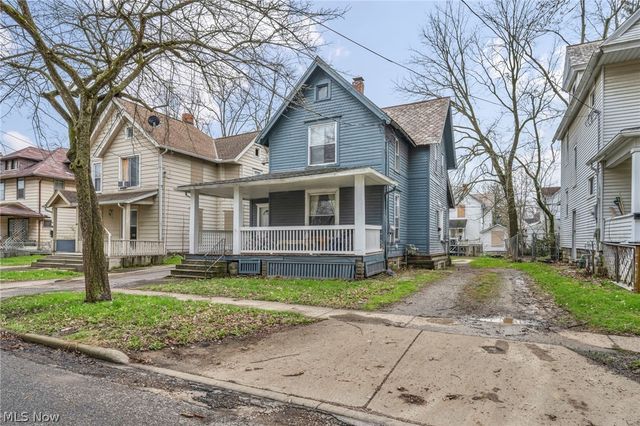228 Gates, Elyria, OH 44035