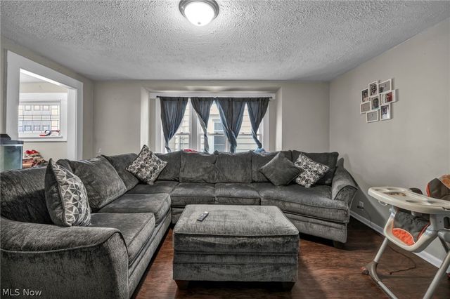 228 Gates, Elyria, OH 44035