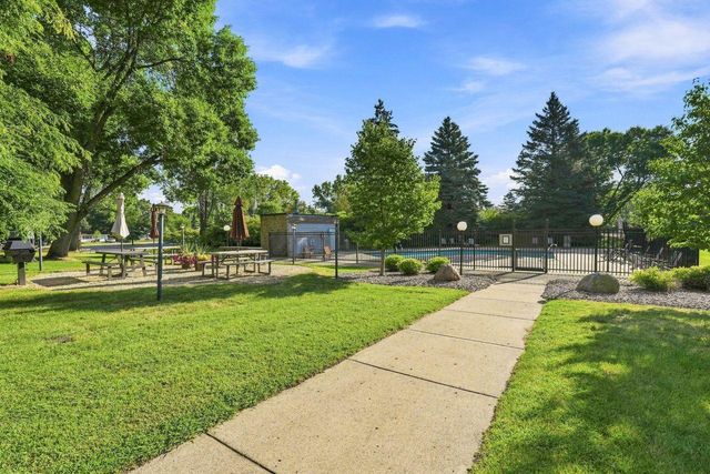 4045 Hodgson Road 201, Shoreview, MN 55126