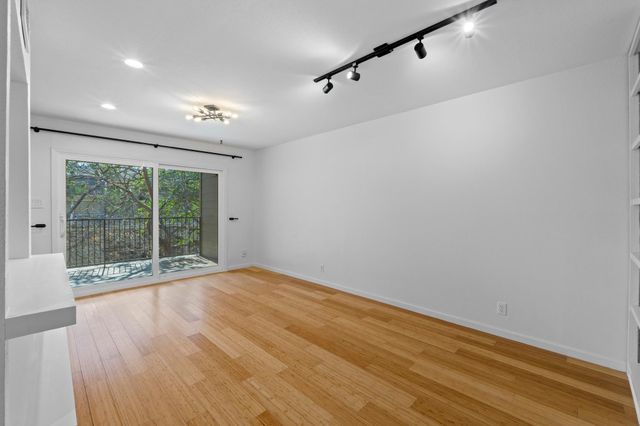 1135 Barton Hills DR 231, Austin, TX 78704