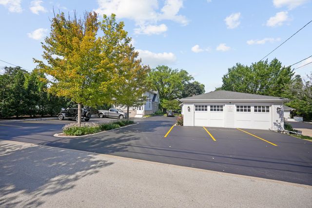 610 N Washington Street 2-2, Naperville, IL 60563