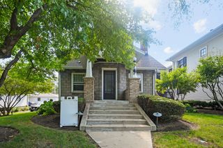 610 N Washington Street 2-2, Naperville, IL 60563