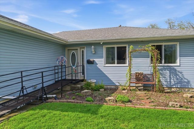 1721 W Galena Boulevard, Aurora, IL 60506