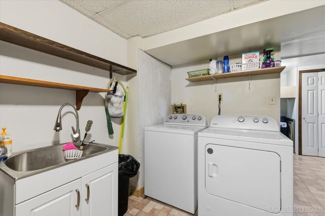 1721 W Galena Boulevard, Aurora, IL 60506