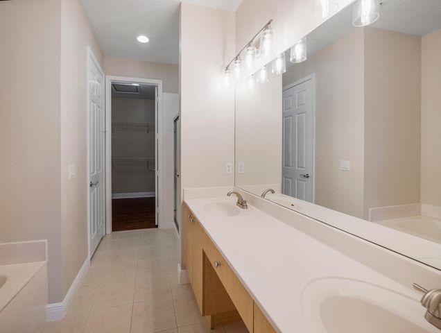 148 E Morning Dew Circle, Jupiter, FL 33458