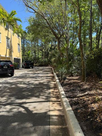 148 E Morning Dew Circle, Jupiter, FL 33458