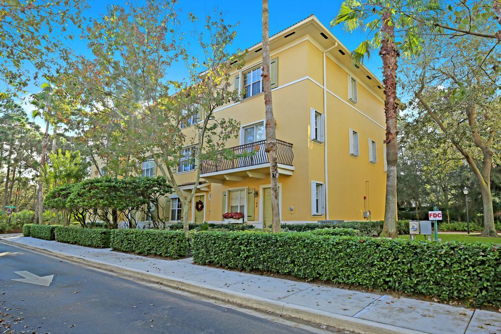 148 E Morning Dew Circle, Jupiter, FL 33458