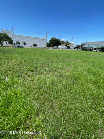 270 3rd Street, Biloxi, MS 39530