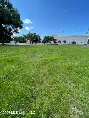 270 3rd Street, Biloxi, MS 39530