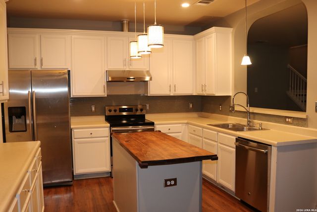 13607 Riverbank Pass, Helotes, TX 78023