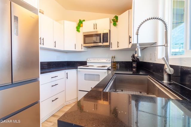 9007 Columbine Avenue, California City, CA 93505