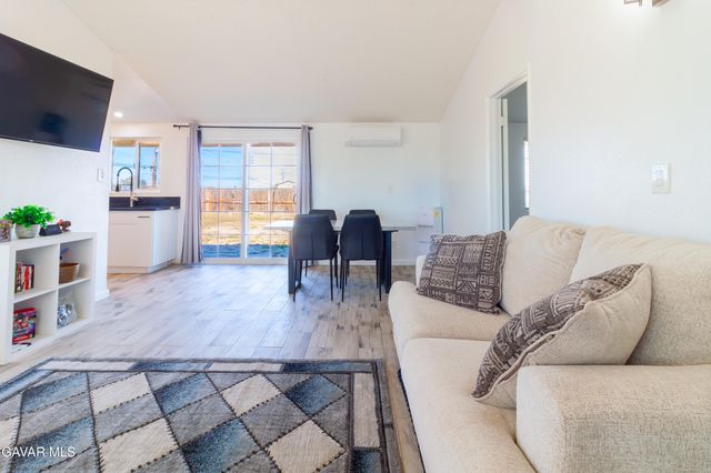 9007 Columbine Avenue, California City, CA 93505