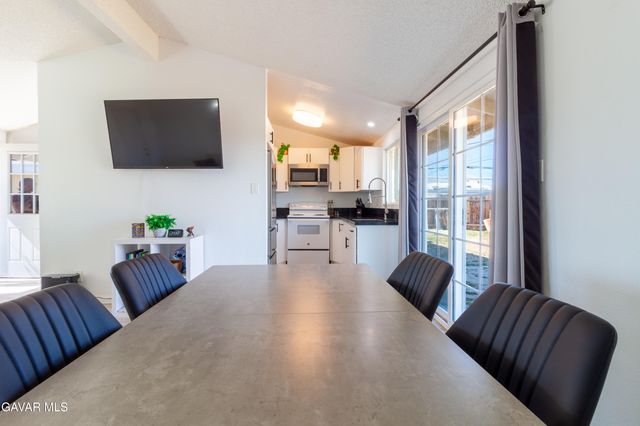 9007 Columbine Avenue, California City, CA 93505
