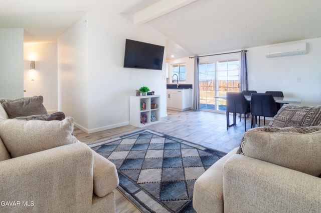 9007 Columbine Avenue, California City, CA 93505