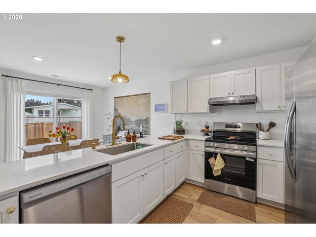 2027 HENDERSON Way, Longview, WA 98632