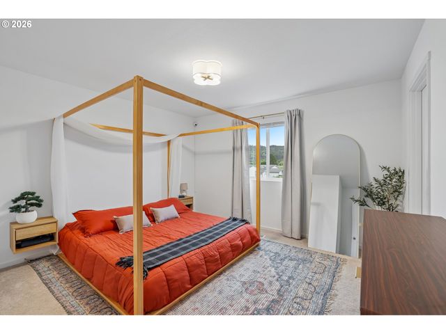 2027 HENDERSON Way, Longview, WA 98632