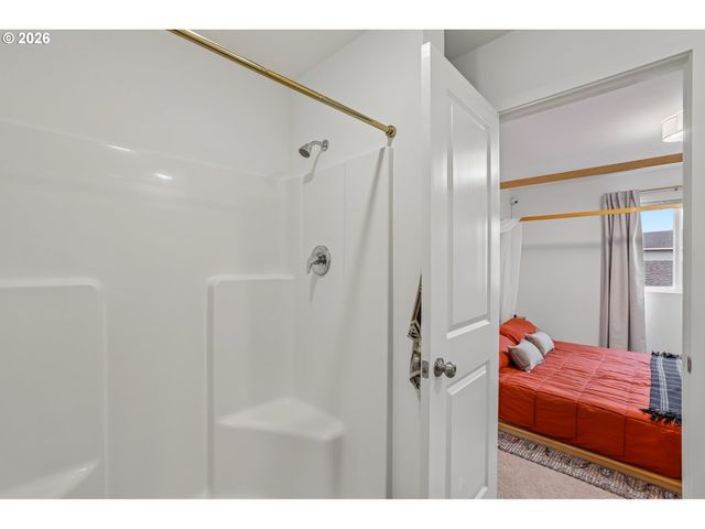 2027 HENDERSON Way, Longview, WA 98632