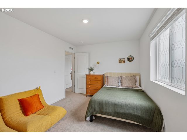 2027 HENDERSON Way, Longview, WA 98632