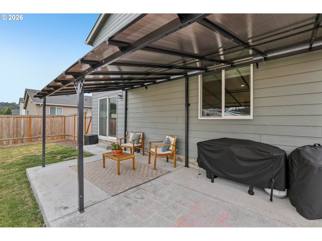 2027 HENDERSON Way, Longview, WA 98632
